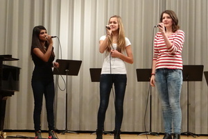 Gesangstrio Klasse 10 - JK Gesangstrio Klasse 10 - JK